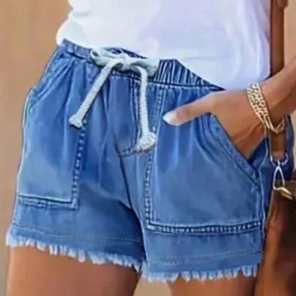 Light Wash Frayed Hem Pocket jean Denim Shorts - Picture 5 of 7